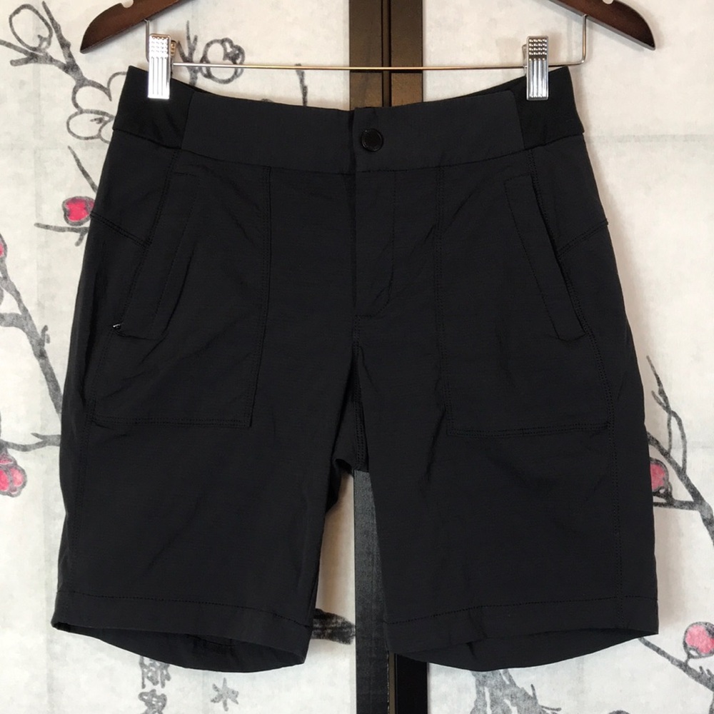 🐲💙 Athleta Black Trekkie Bermuda Short - Picture 8 of 8